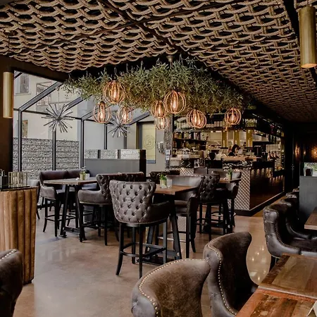 アパート Art Penthouse With Jacuzzi - Center