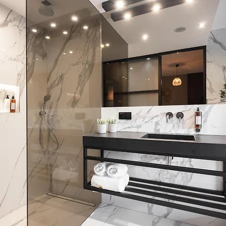 Art Penthouse With Jacuzzi - Center アパート *