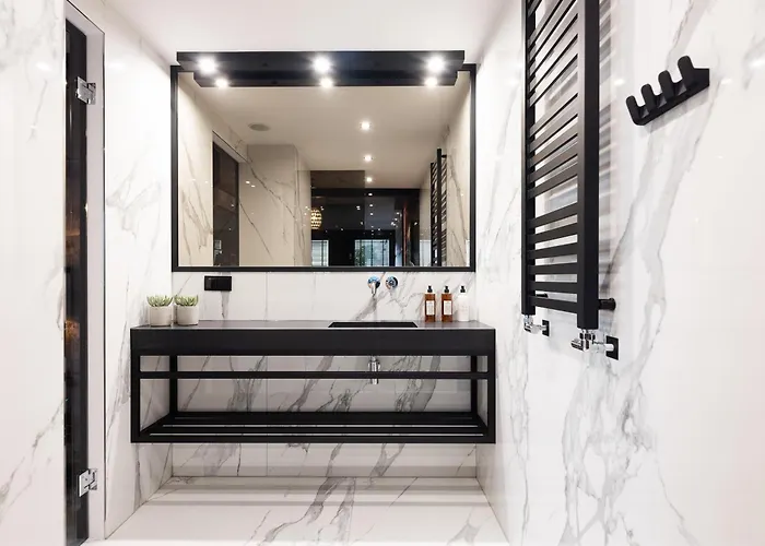 Art Penthouse With Jacuzzi - Center