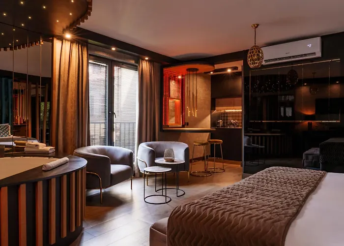 Art Penthouse With Jacuzzi - Center *